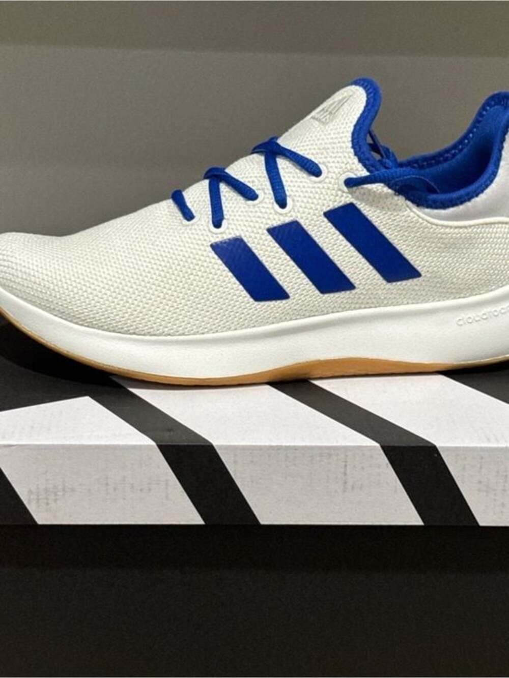 NIB Adidas Cloudfoam Pure, Women’s size 8,white and Blue Knit Runner